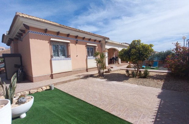 Resale - Detached House / Villa - Los Montesinos - La Herrada