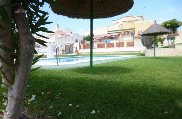 Resale - Town house - Los Balcones, Torrevieja - Los Balcones