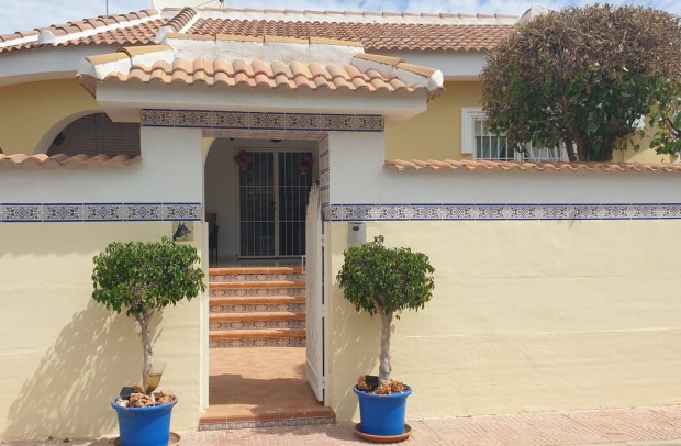 Revente - Detached House / Villa - Ciudad Quesada