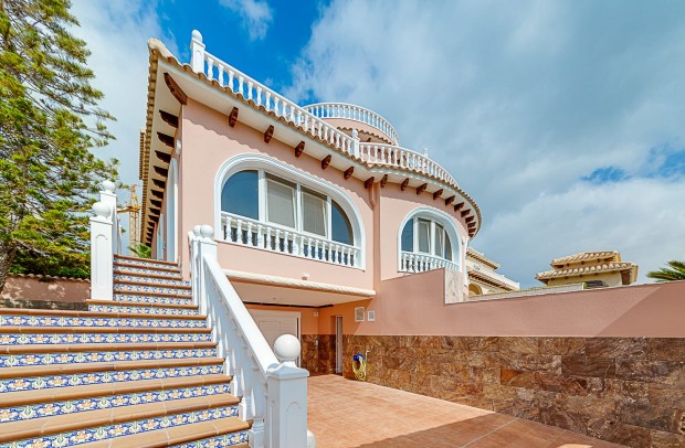 Resale - Detached House / Villa - La Zenia - La Zenia Beach