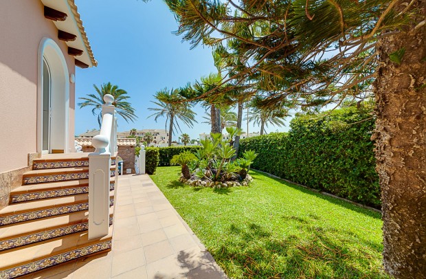 Revente - Detached House / Villa - La Zenia - La Zenia Beach