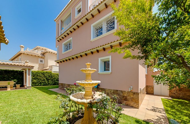 Resale - Detached House / Villa - La Zenia - La Zenia Beach