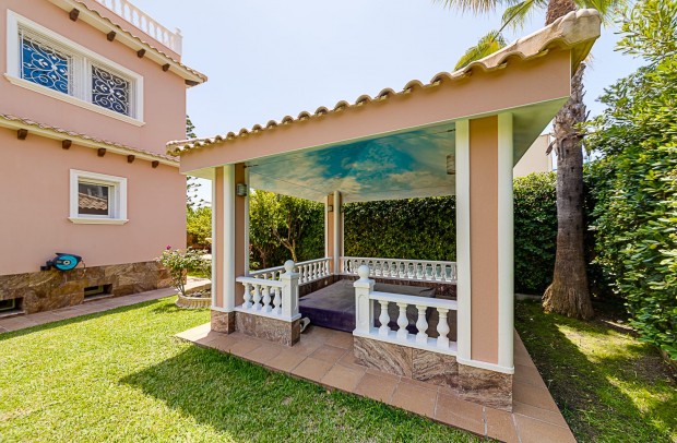 Resale - Detached House / Villa - La Zenia - La Zenia Beach