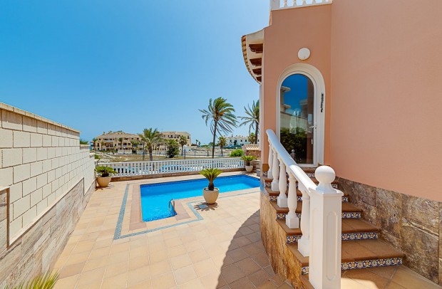 Reventa - Detached House / Villa - La Zenia - La Zenia Beach