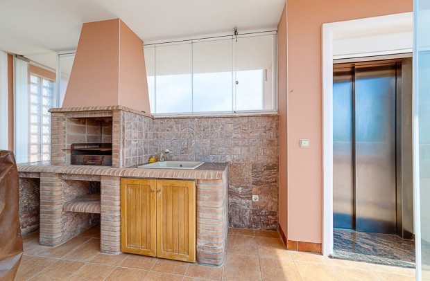 Resale - Detached House / Villa - La Zenia - La Zenia Beach