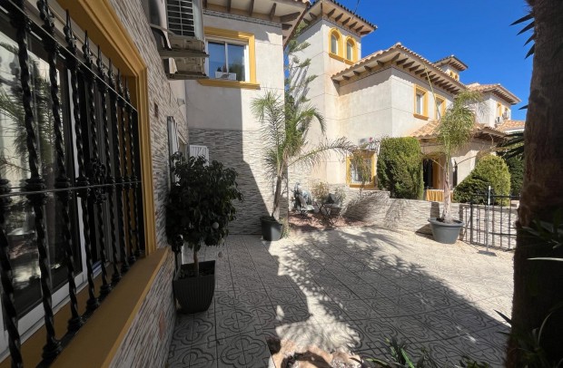 Resale - Detached House / Villa - Playa Flamenca - Orihuela Costa