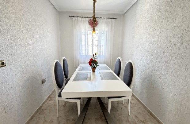 Reventa - Detached House / Villa - Villamartin - Villamartín