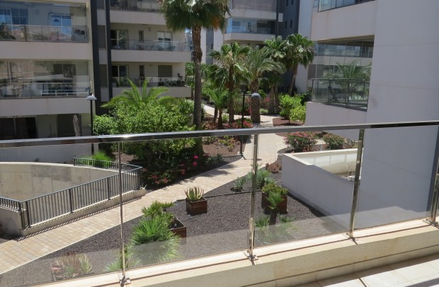 Resale - Apartment - Orihuela Costa - Villamartín