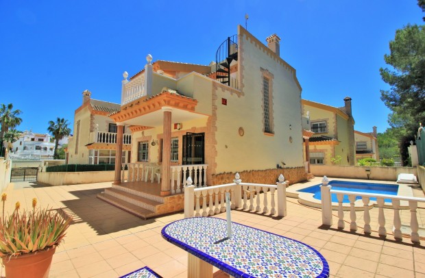 Resale - Detached House / Villa - Villamartin - Los Dolses