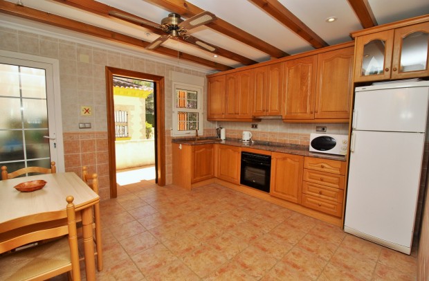 Resale - Detached House / Villa - Villamartin - Los Dolses