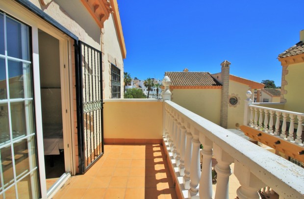 Revente - Detached House / Villa - Villamartin - Los Dolses