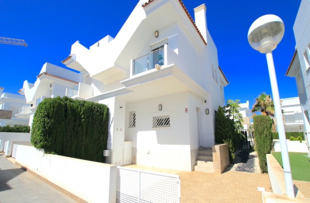 Revente - Detached House / Villa - Ciudad Quesada