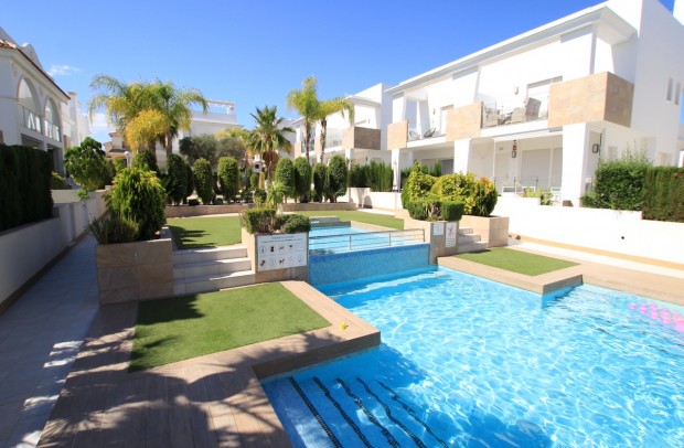 Revente - Detached House / Villa - Ciudad Quesada