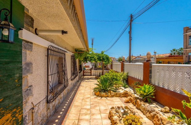 Revente - Detached House / Villa - Orihuela Costa - Campoamor