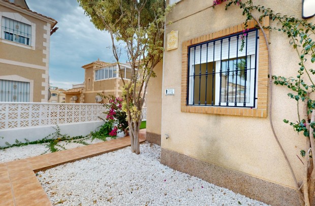 Reventa - Townhouse - Villamartin - Blue Lagoon