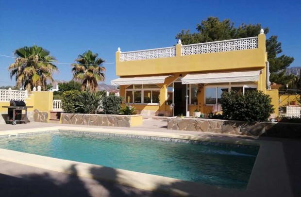 Revente - Detached House / Villa - Albatera