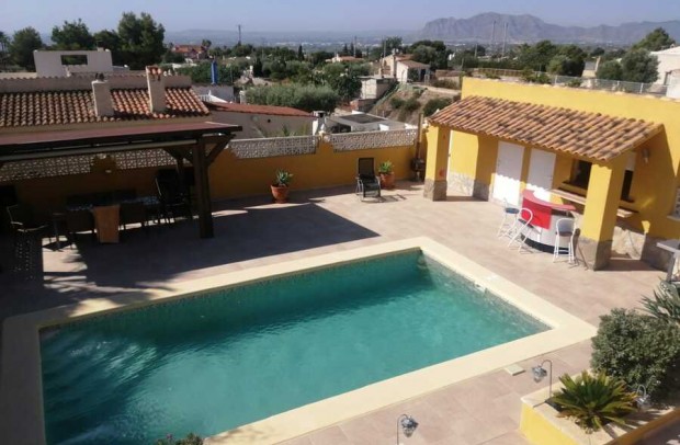 Revente - Detached House / Villa - Albatera