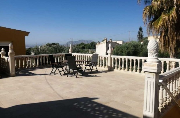 Resale - Detached House / Villa - Albatera