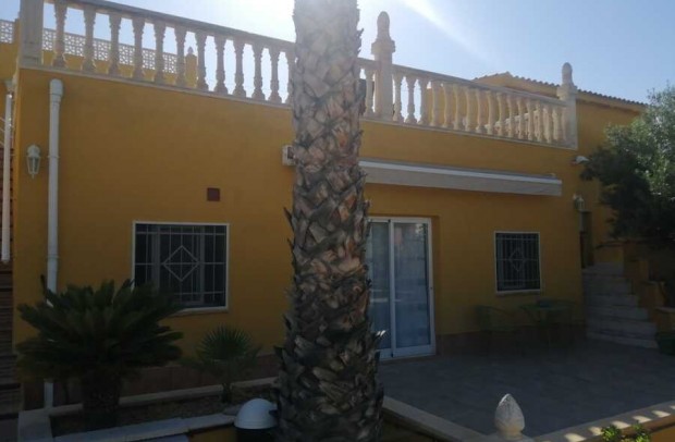 Revente - Detached House / Villa - Albatera