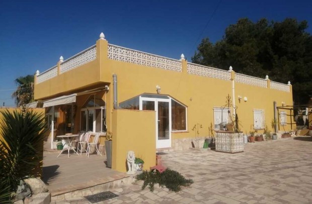 Revente - Detached House / Villa - Albatera