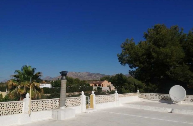 Resale - Detached House / Villa - Albatera