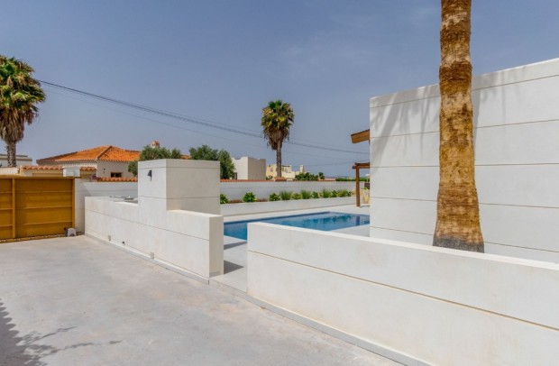 Revente - Detached House / Villa - Torrevieja - Torreta Florida