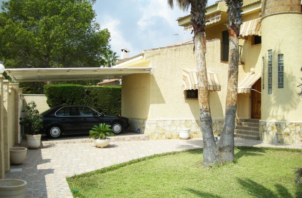 Resale - Detached House / Villa - Campoamor