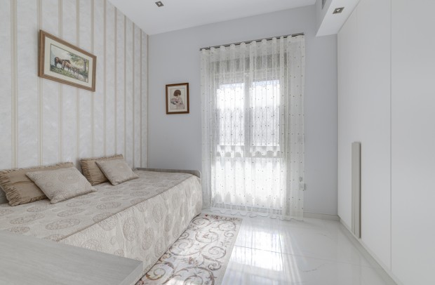 Reventa - Detached House / Villa - Orihuela Costa - Villamartín