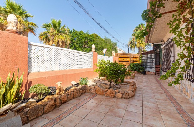 Resale - Detached House / Villa - Orihuela Costa - La Regia