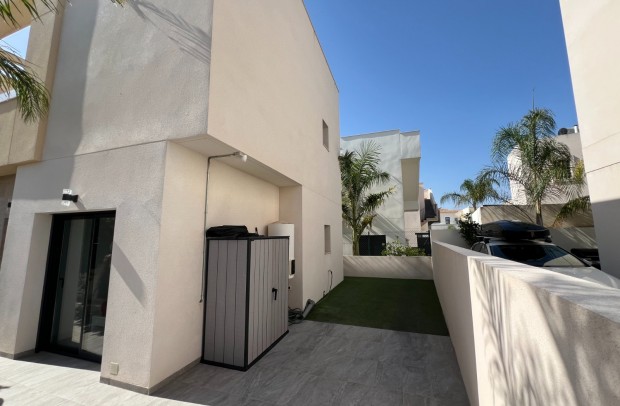 Reventa - Detached House / Villa - Los Montesinos - La Herrada