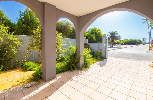 Revente - Detached House / Villa - Torrevieja - Los balcones