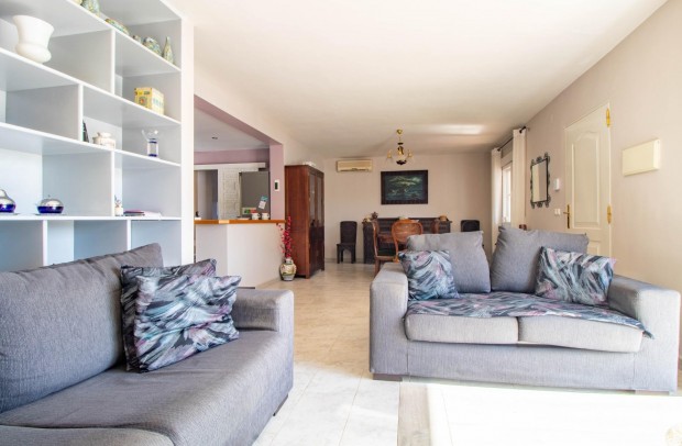 Revente - Detached House / Villa - Torrevieja - Los balcones