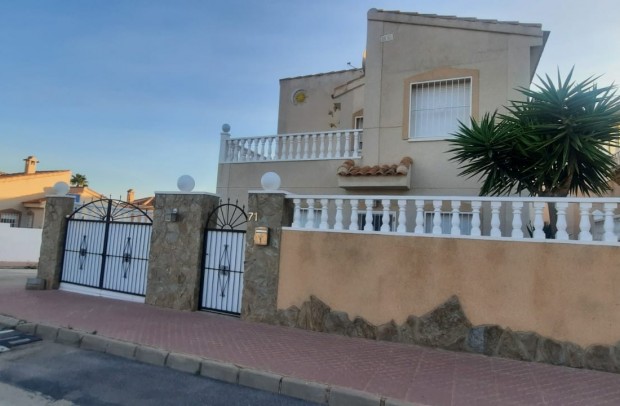 Revente - Detached House / Villa - Ciudad Quesada