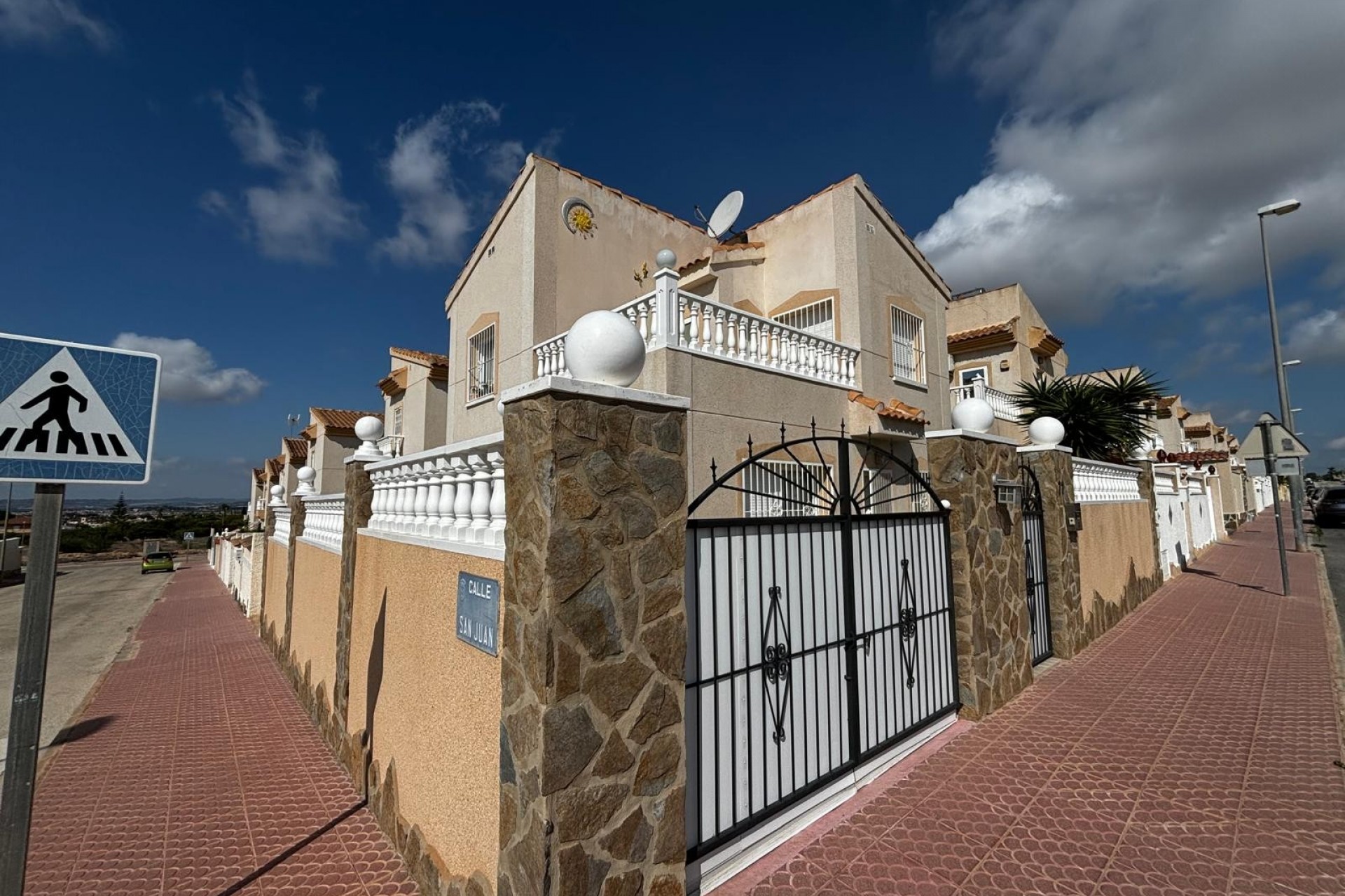 Freistehende Villa In Ciudad Quesada Wiederverkauf  Costa Blanca Süd