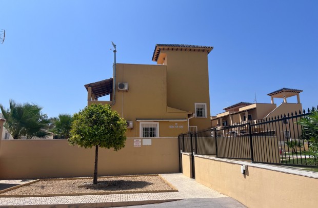 Resale - Detached House / Villa - Orihuela - Villamartín