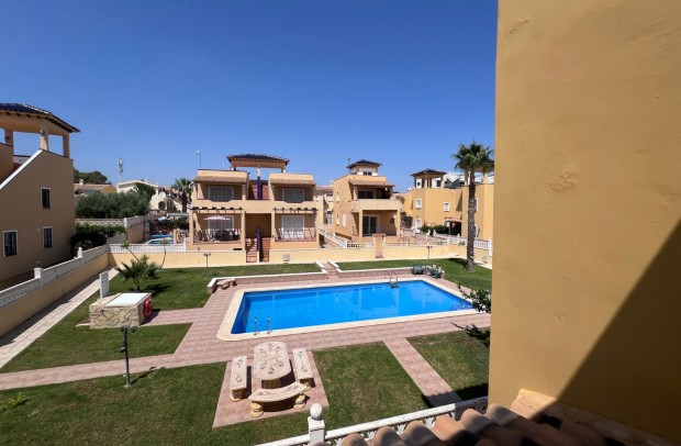 Resale - Detached House / Villa - Orihuela - Villamartín