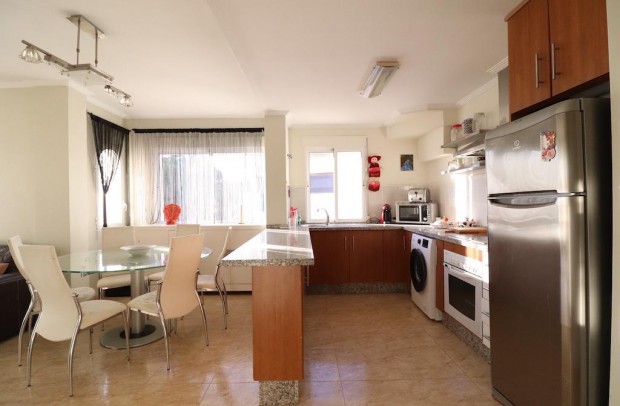 Resale - Apartment - Orihuela Costa - Campoamor