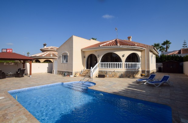 Reventa - Detached House / Villa - Benijófar - Monte Azul