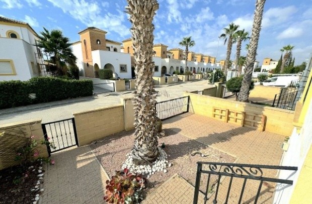 Revente - Detached House / Villa - Guardamar del Segura - El Raso