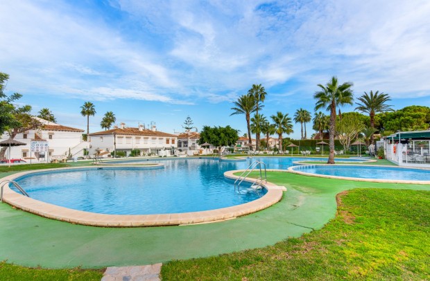 Resale - Townhouse - Torrevieja - Lago jardin