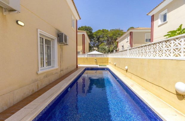 Resale - Town house - Orihuela Costa - Campoamor