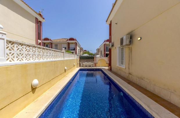 Resale - Town house - Orihuela Costa - Campoamor