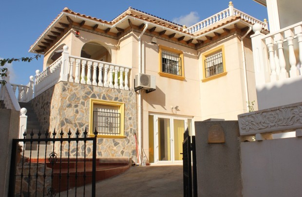 Resale - Detached House / Villa - La Zenia