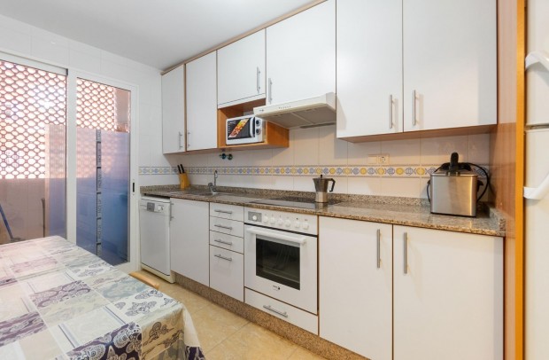 Resale - Apartment - Orihuela Costa - Campoamor