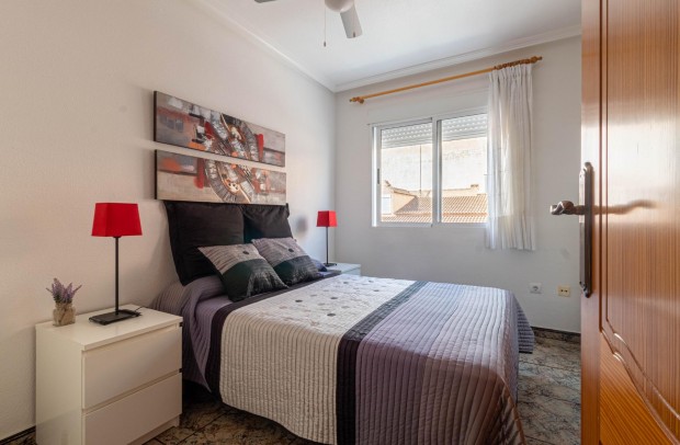 Resale - Apartment - Torrevieja - Playa de los Naufragos