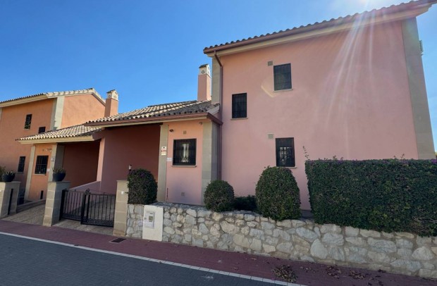 Resale - Detached House / Villa - Algorfa - La Finca Golf Resort