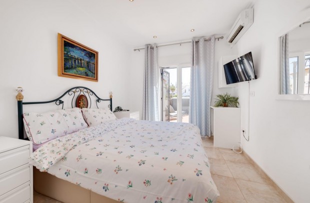 Resale - Detached House / Villa - Orihuela Costa - Los Dolses