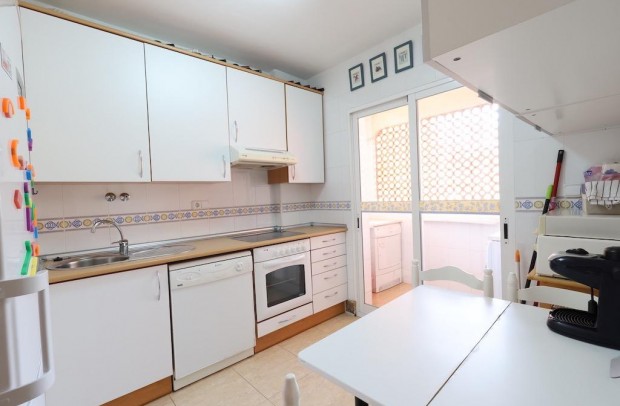 Resale - Apartment - Orihuela Costa - Campoamor