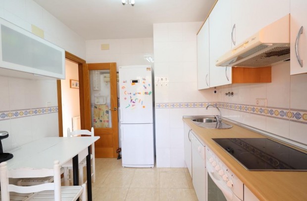 Resale - Apartment - Orihuela Costa - Campoamor