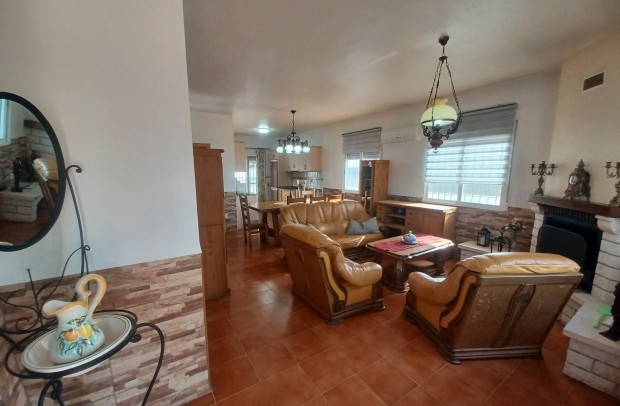 Resale - Detached House / Villa - Cueves De Marin